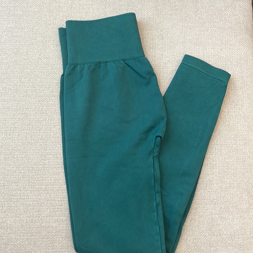 Nikibiki full length leggings green seamless high waisted yoga Pilates workout